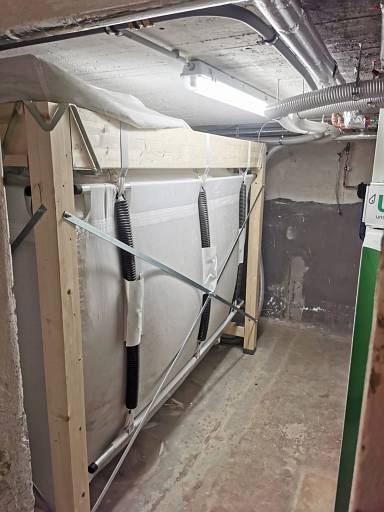Ein weiteres Projekt geht zu Ende. Für die Installation, mussten wir die Pelletanlage(Pellecondens 14,Brennwert), bis auf ein tragfähiges Gewicht von 185 Kilo demontieren und im Keller wieder zusammenbauen. Gesamt Gewicht 340 Kilo. Wir haben den ganz neue © Warn Sanitär- u. Heizungsbau GmbH © Warn Sanitär- u. Heizungsbau GmbH